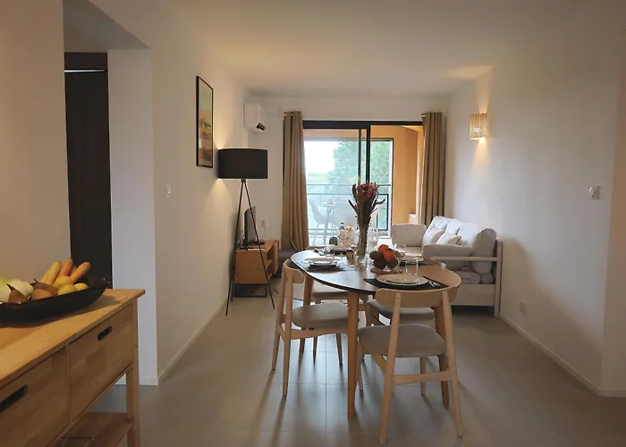 A Pineta - Piscine & Privee Apartament